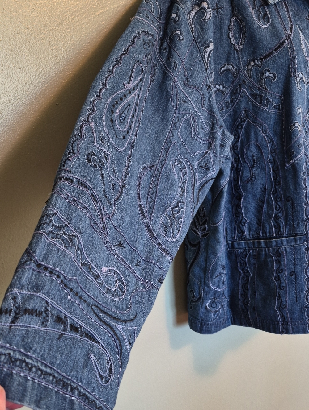 Embroidered Denim Shirt Jacket Chico's Designs Size 3 (XL) - Picture 3 of 6